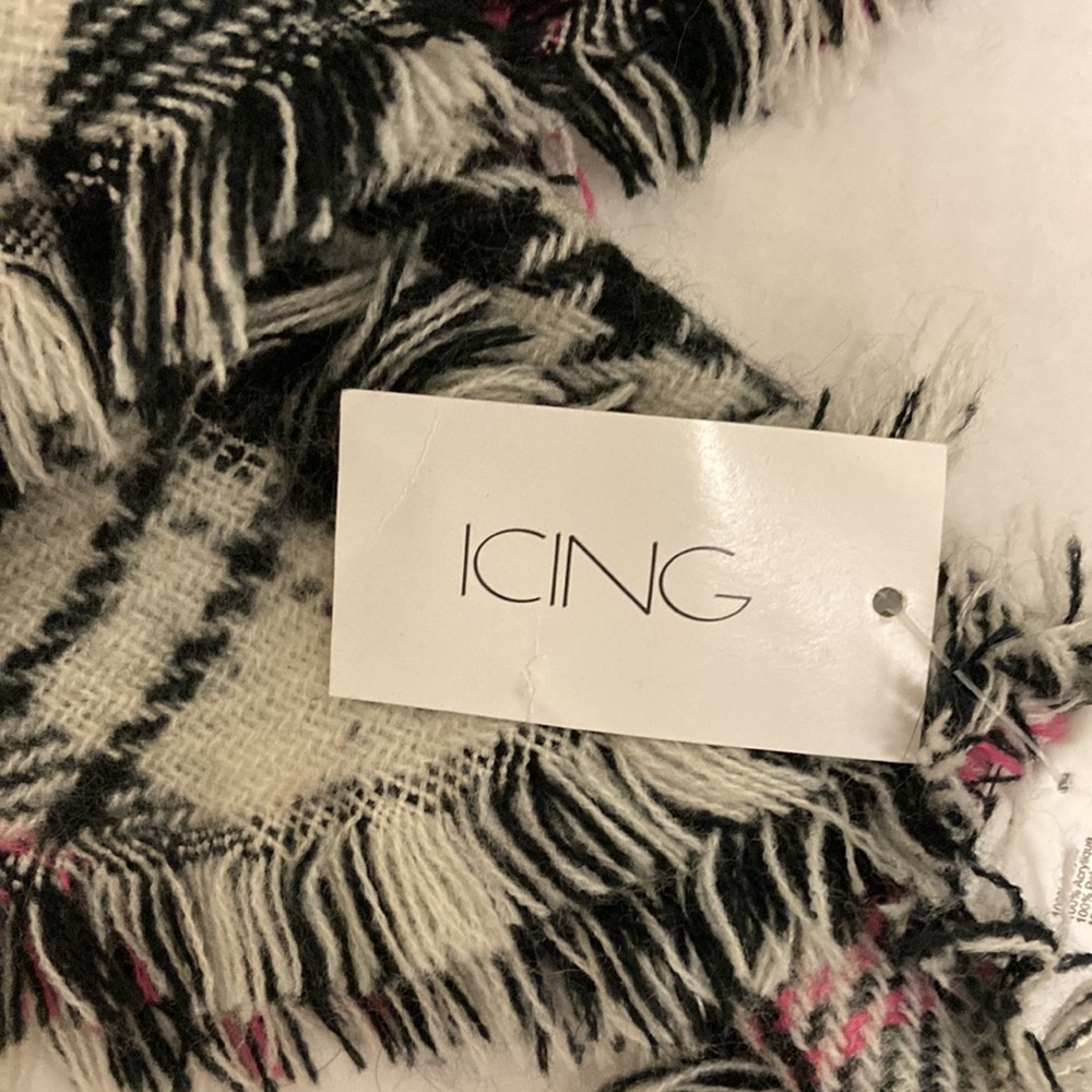 🎉10 for $10🎉ICING Reversible Shawl/Scarf. - Picture 2 of 8